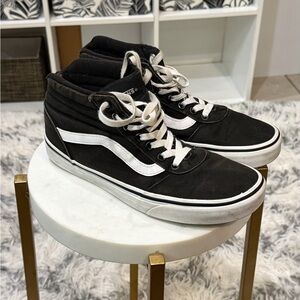 Vans Sk8-Hi Black & White High-Top Sneakers (Women’s 8.5 / Men’s 6)
